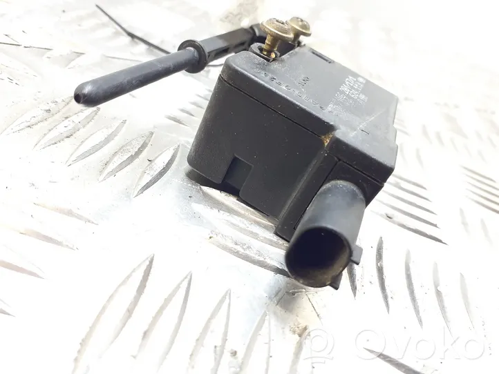 Porsche 911 996 Motorino del tappo del serbatoio del carburante 99662411300