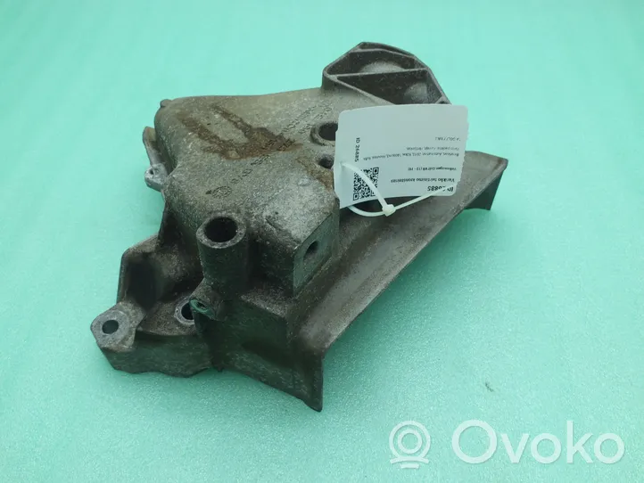 Volkswagen Golf VII Engine mounting bracket 04E199275