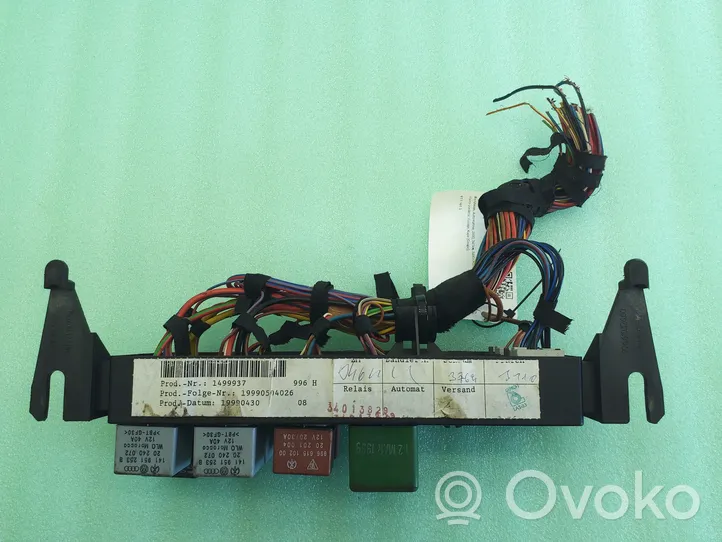 Porsche 911 996 Fuse module 99661010400