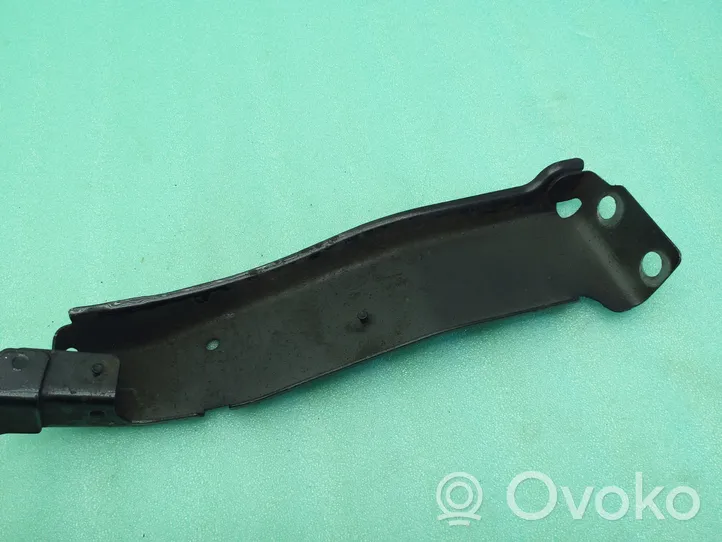 Audi A4 S4 B8 8K Supporto di montaggio del parafango 8K0821136A