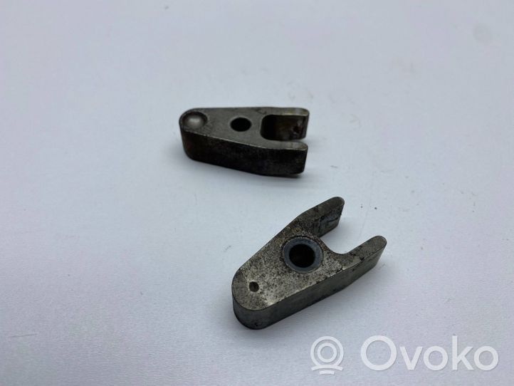 Mercedes-Benz C W203 Fuel Injector clamp holder 