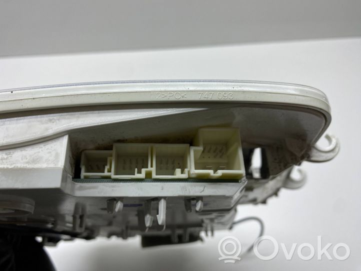 Mercedes-Benz C W204 Illuminazione sedili anteriori A2048202001