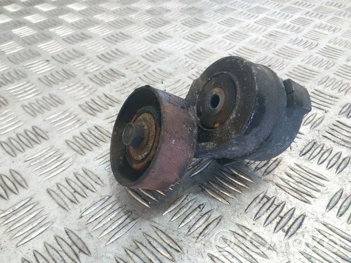 KIA Sorento Generator/alternator belt tensioner 