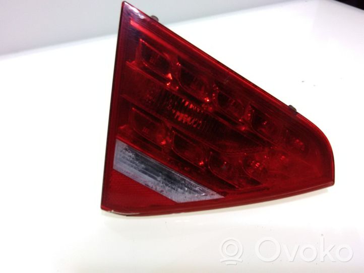 Audi S5 Facelift Lampy tylnej klapy bagażnika 8T0945093A