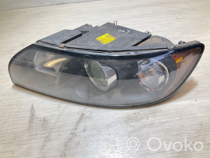 Volvo S40 Lampa przednia 30698879