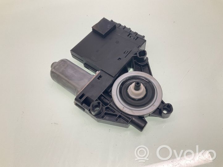 Volvo XC40 Motorino alzacristalli della portiera anteriore 31674758