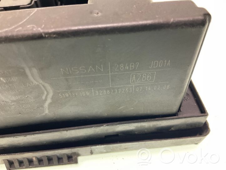 Nissan Qashqai+2 Ramka / Moduł bezpieczników 284B7JD01A