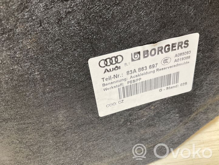 Audi Q3 F3 Revestimiento de alfombra del suelo del maletero/compartimento de carga 83A863697