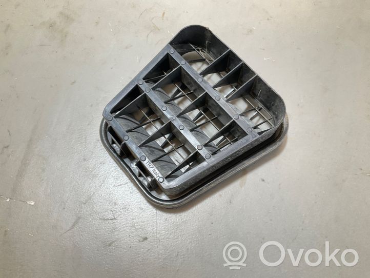 Audi Q3 8U Ventiliacinės grotelės 4B0819181C