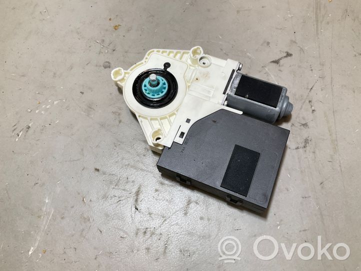 Volvo C70 Front door window regulator motor 30798099AA