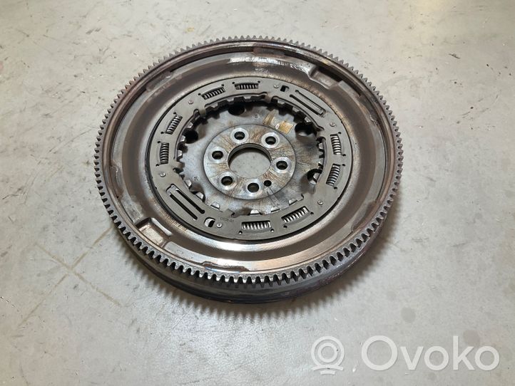 Volkswagen Golf VII Dual mass flywheel 04E105266K