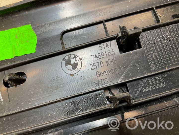 BMW 1 F40 Takaoven kynnyksen suojalista 7469183