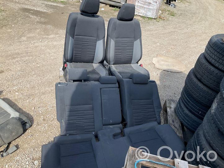 Toyota Auris E180 Set interni 