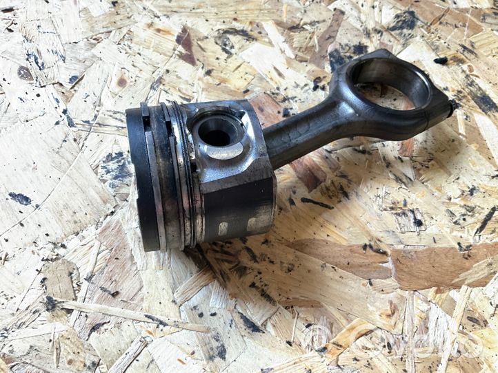 Citroen Berlingo Piston with connecting rod 