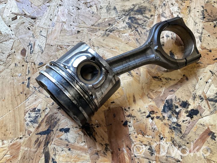 Citroen Berlingo Piston with connecting rod 