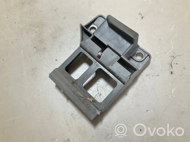 Mercedes-Benz Sprinter W906 Staffa di rinforzo montaggio del paraurti anteriore A9068850163