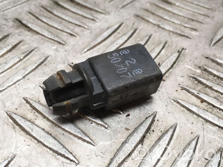 Volkswagen Tiguan Outside/exterior temperature sensor 8Z0820535