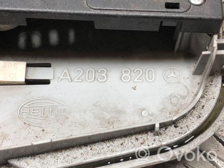 Mercedes-Benz C W203 Luz del asiento delantero A203820