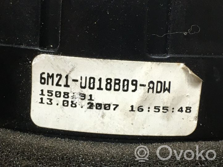 Ford Mondeo MK IV Dysze / Kratki środkowego nawiewu deski rozdzielczej 6M21U018B09