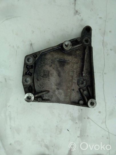 Opel Astra J Staffa di montaggio del compressore dell’A/C 55567925