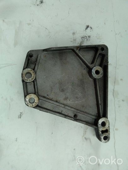 Opel Astra J Staffa di montaggio del compressore dell’A/C 55567925