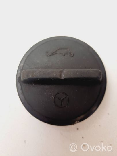 Mercedes-Benz W123 Oil filler cap 1020180402