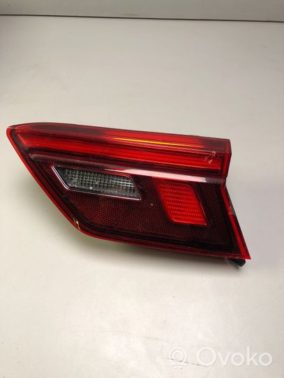 Volkswagen Tiguan Allspace Lampy tylnej klapy bagażnika 5NN945094