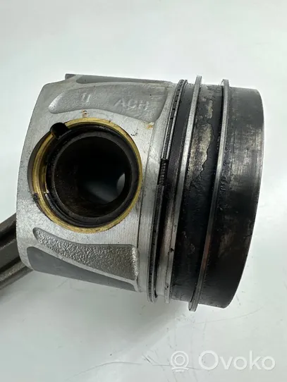 Audi A7 S7 4G Piston with connecting rod CRT