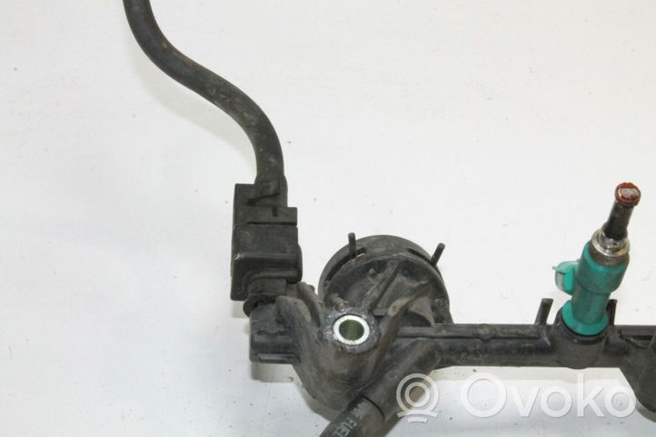 Lexus RX 330 - 350 - 400H Listwa wtryskowa 