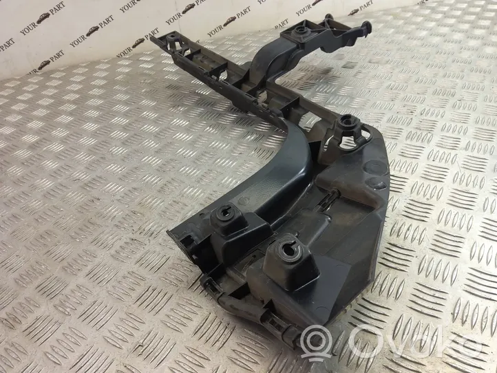 BMW X1 F48 F49 Puskurin kannattimen kulmakannake 7381120