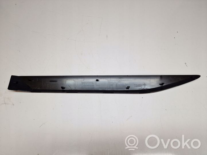 Toyota Yaris Rivestimento portiera posteriore (modanatura) 757430D011