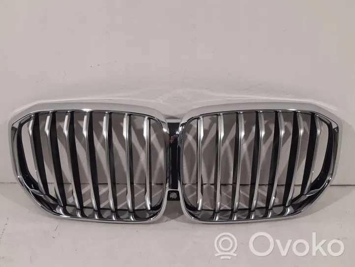 BMW X5 G05 Maskownica / Grill / Atrapa górna chłodnicy 7454887