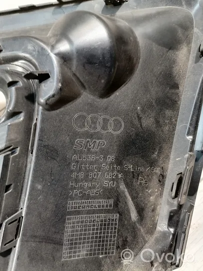 Audi Q8 Etupuskurin alempi jäähdytinsäleikkö 4M8807682A