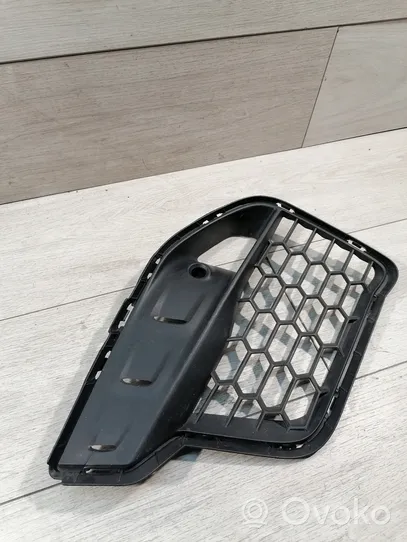 BMW X5M F85 Grille inférieure de pare-chocs avant 8056261