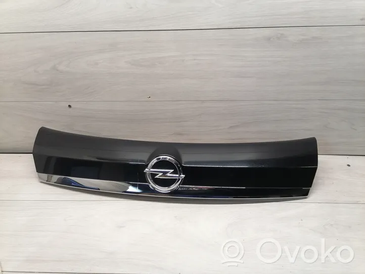 Opel Mokka X Trunk door license plate light bar 95093299