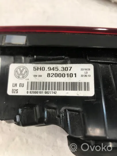 Volkswagen Golf VIII Feux arrière sur hayon 5H0945307A