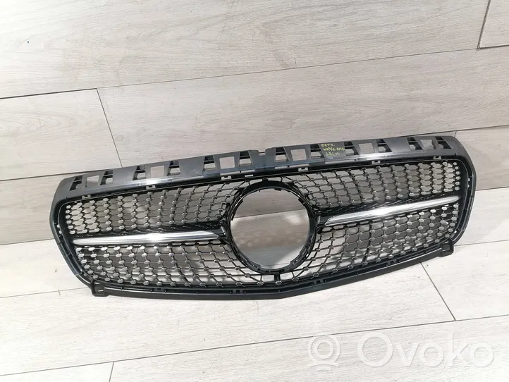 Mercedes-Benz A W176 Maskownica / Grill / Atrapa górna chłodnicy A1768881160