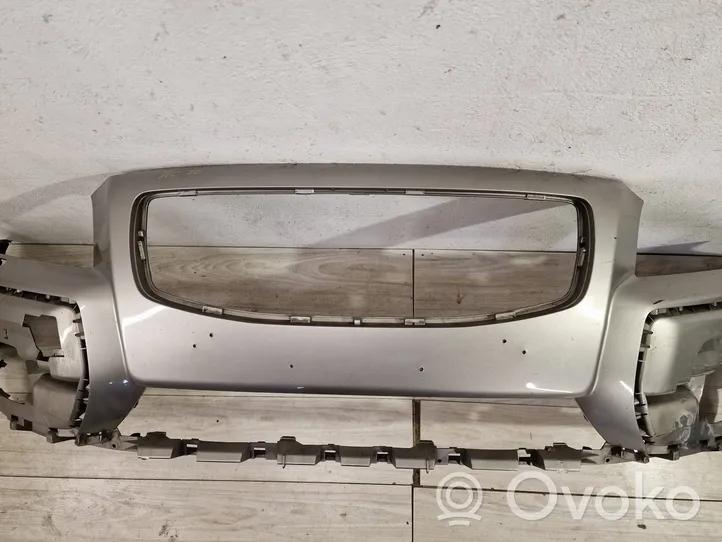 Volvo XC70 Zderzak przedni 30678678