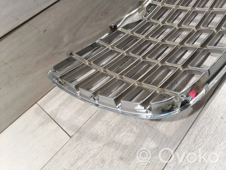 Chrysler 300 - 300C Maskownica / Grill / Atrapa górna chłodnicy 04806366AA