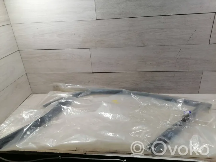 Volvo XC40 Front door rubber seal 32378497