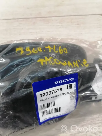 Volvo XC60 Sähköauton latauspistoke 32357578