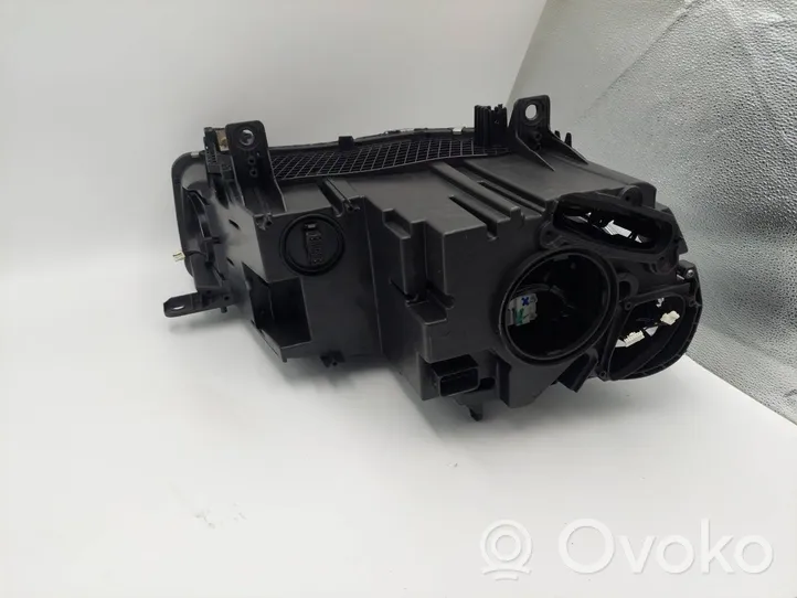 BMW X5 F15 Lampa przednia 7410683