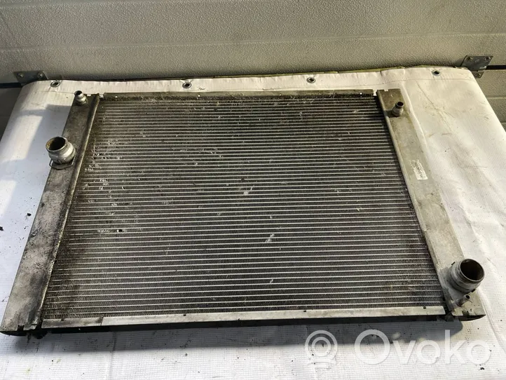 BMW 6 E63 E64 Dzesēšanas šķidruma radiators 7795878