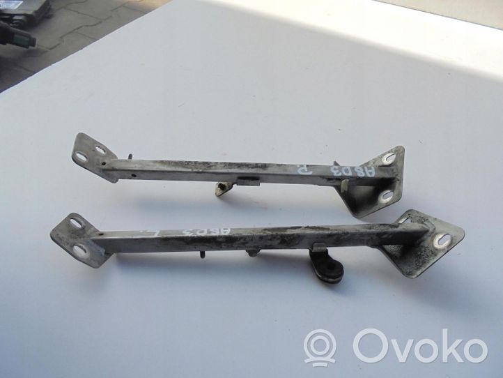 Audi A8 S8 D3 4E Support de garde-boue avant 