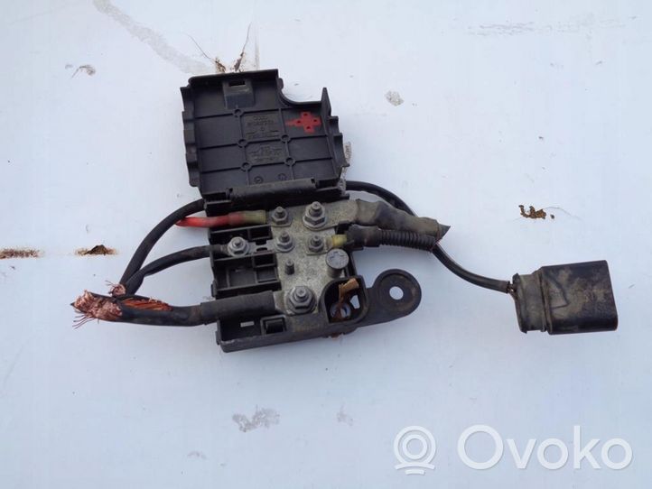 Audi A4 S4 B5 8D Cavo positivo (batteria) 