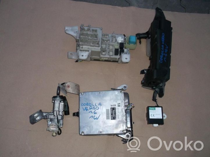 Toyota Corolla Verso E121 Moottorin ohjainlaite/moduuli (käytetyt) 