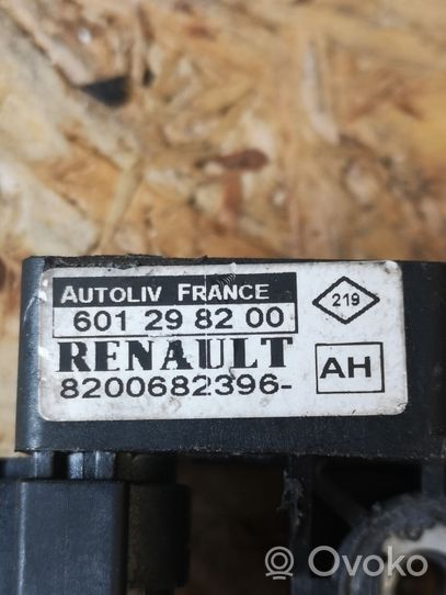 Renault Megane II Airbag deployment crash/impact sensor 8200682396