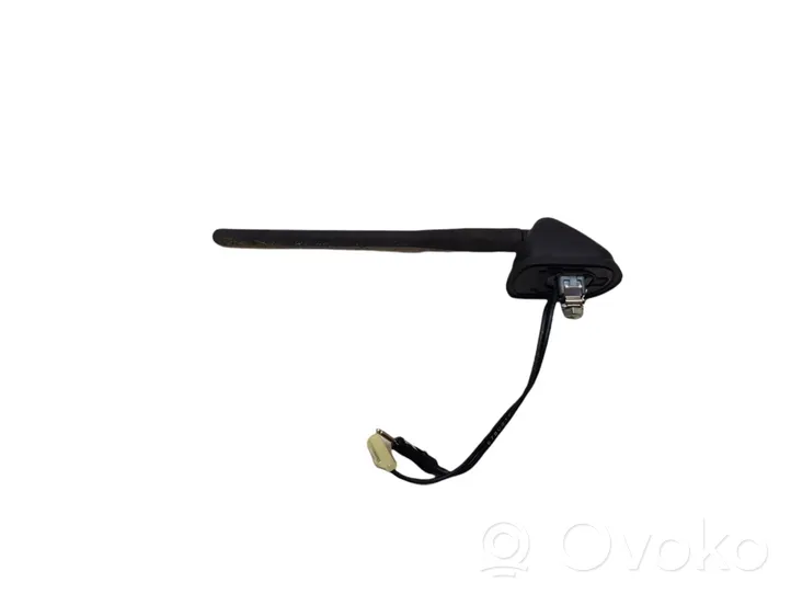 Mitsubishi Outlander Radion antenni 