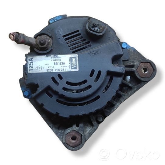 Renault Trafic II (X83) Generatore/alternatore 8200206251