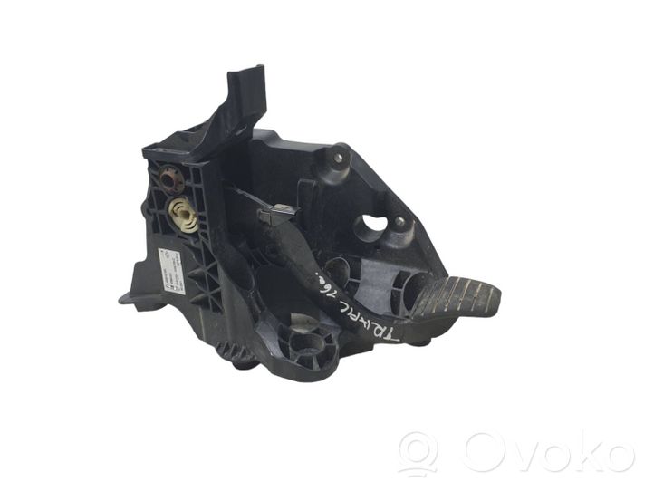 Renault Trafic III (X82) Brake pedal 465010176R